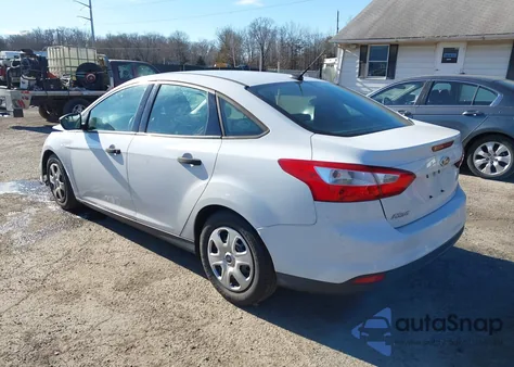 2014 Ford Focus S z USA, uszkodzony, nr VIN 1FADP3E23EL295809